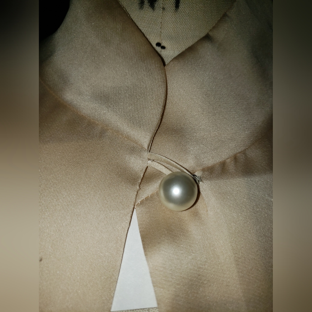 Sylvia Heisel 100 % double sided silk Elegant tan Blouse with Pearl Button